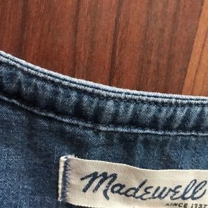 Madewell Tops - NWT Madewell Denim Top XS Madewell Tops - NWT Madewell Denim Top XS